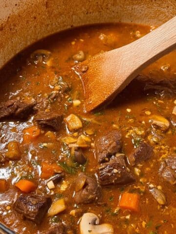 Chunky Beef and Mushroom Pie Recipe