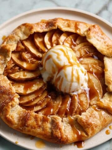 Homemade Apple Galette with Flaky Crust and Spiced Apple Filling Recipe