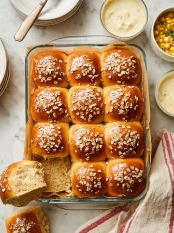 Oatmeal Molasses Dinner Rolls Recipe