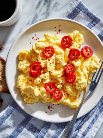 The Best Chilli Scrambled Eggs Recipe