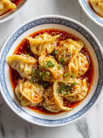 Chicken Wontons in Spicy Chili Sauce Recipe