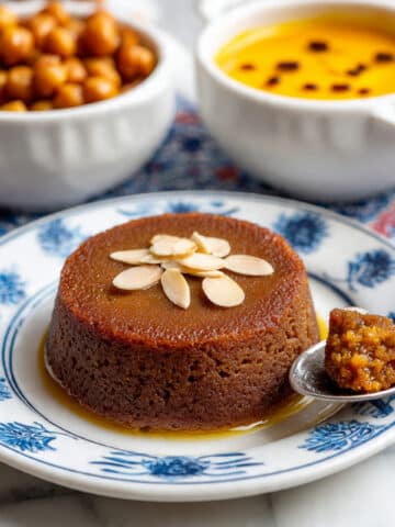 Speedy Sooji Ka Halwa: Quick One-Pot Semolina Dessert Recipe