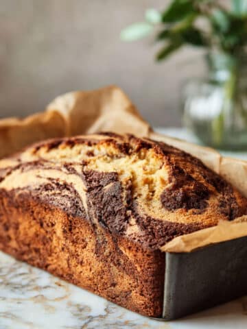 Easy Marble Cake with Oil Recipe