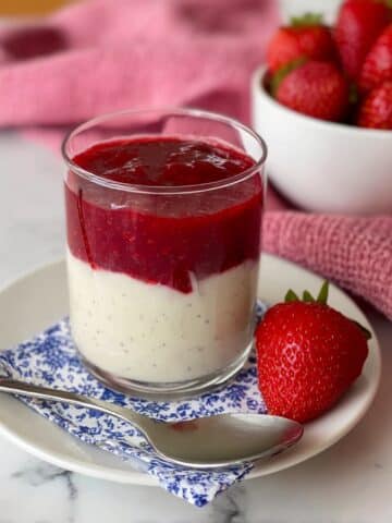 Vanilla Panna Cotta with Berry Coulis Recipe