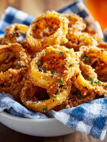 Crispy Homemade Onion Rings Recipe