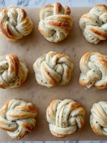 Best Garlic Knots Recipe