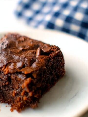 Texas Sheet Cake with Cinnamon and Pecans Recipe