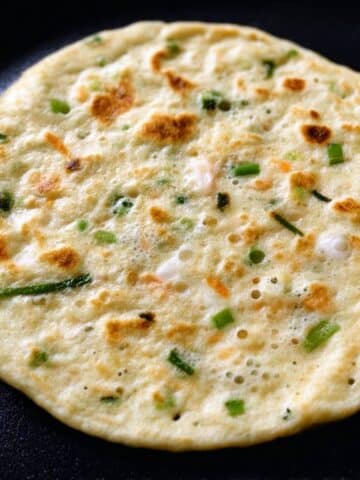 Akki Roti Recipe - Rice Flour Rotis Recipe