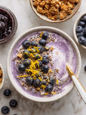 High-Protein Lemon Blueberry Overnight Oats Recipe