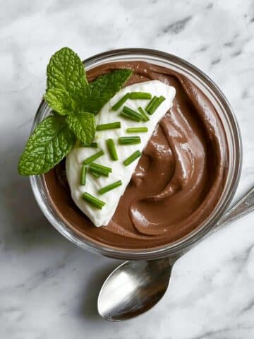 5-Minute Vegan Avocado Chocolate Mousse Recipe