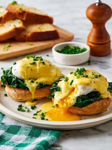 Eggs Florentine with Hollandaise Sauce and Wilted Spinach Recipe