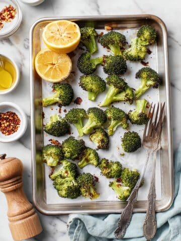 Garlic Roasted Broccoli with Red Pepper Flakes Recipe