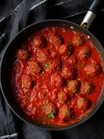 Middle Eastern Meatballs in Tomato Sauce Recipe