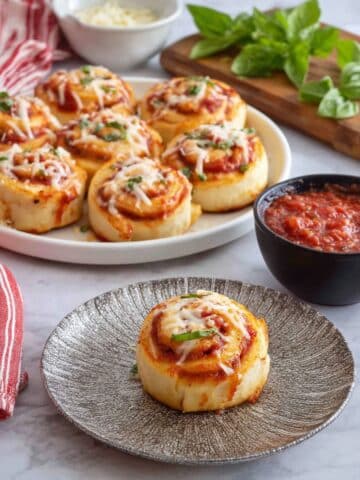 Cheesy Pepperoni Pizza Rolls Recipe