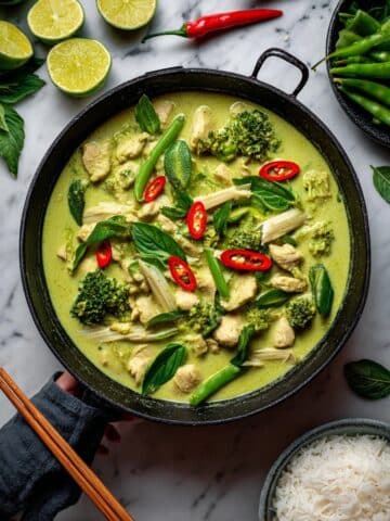 Creamy Thai Chicken and Asparagus Green Curry Recipe