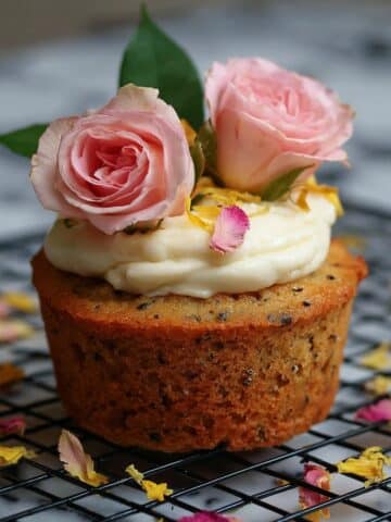 Easy Lemon Cupcakes with Vanilla Buttercream Recipe