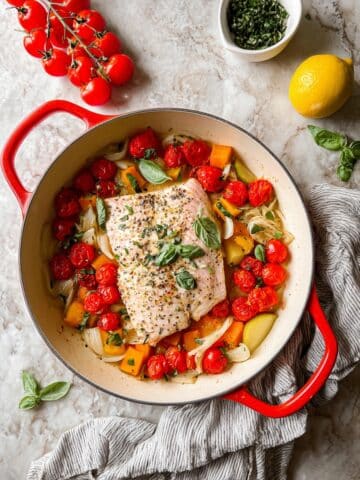 Oven Baked Salmon with Tomatoes, Bell Peppers, and Basil Recipe