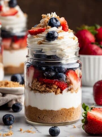 No Bake Berry Cheesecake Trifle in Mason Jars Recipe