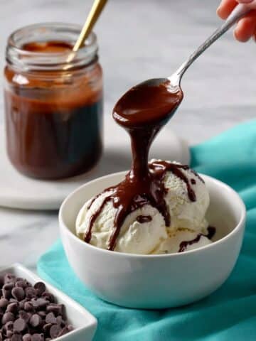 Easy Homemade Hot Fudge Sauce Recipe
