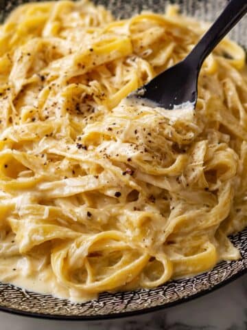 Copycat Olive Garden Alfredo Sauce Recipe